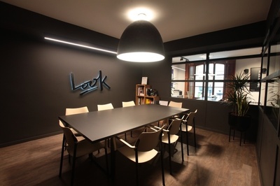 極簡的黑白組合 探秘VXLAB辦公空間的設(shè)計哲學(xué)與技術(shù)實踐